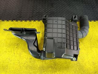 Корпус воздушного фильтра TOYOTA RAIZE A201A WA-VE 17700-B1140 2 ракурс Корпус воздушного фильтра TOYOTA RAIZE A201A WA-VE 17700-B1140 2 ракурс