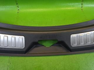Накладка замка багажника задняя LAND ROVER DISCOVERY SPORT L550 204DTD FK72113A10AC8PVJ, FK72-113A10-A 4 ракурс
