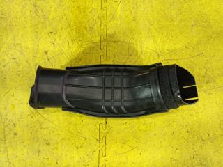Патрубок воздушного фильтра TOYOTA ESQUIRE ZWR80 2ZR-FXE 17752-37150 3 ракурс