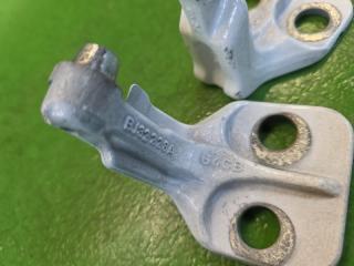 Петля дверная левая передняя LAND ROVER DISCOVERY SPORT L550 204DTD 4 ракурс