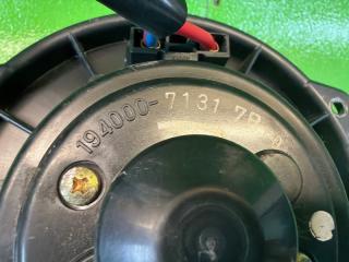 Мотор печки TOYOTA GRANVIA KCH16 1KZ-TE 87103-26040, 194000-7131 2 ракурс