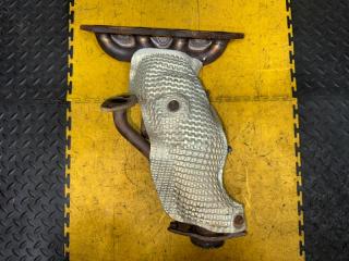 Катализатор TOYOTA AQUA NHP10 1NZ-FXE 17140-21080 2 ракурс