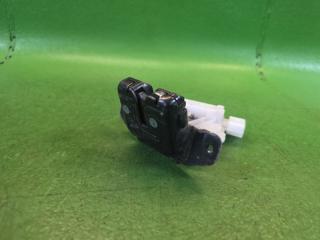 Замок 5-й двери задний TOYOTA AQUA NHP10 1NZ-FXE 69350-52391 1 ракурс Замок 5-й двери задний TOYOTA AQUA NHP10 1NZ-FXE 69350-52391 1 ракурс