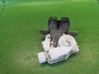 Замок 5-й двери задний TOYOTA AQUA NHP10 1NZ-FXE 69350-52391 3 ракурс Замок 5-й двери задний TOYOTA AQUA NHP10 1NZ-FXE 69350-52391 3 ракурс