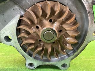 Помпа NISSAN NV350 CARAVAN VW6E26 YD25DDTi B1010-5X00D, B1M10-5X00E 5 ракурс Помпа NISSAN NV350 CARAVAN VW6E26 YD25DDTi B1010-5X00D, B1M10-5X00E 5 ракурс