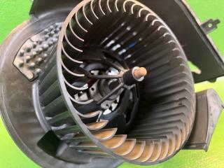 Мотор печки BMW X5 F15 N55B30 T1016251Q-C01, T1028990R-A, 9276112-01 2 ракурс