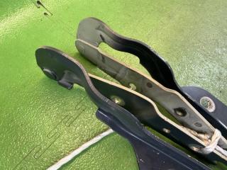 Петля капота VOLKSWAGEN GOLF AUCJSF CJSB 5G0823301B, 5G0823301B 5G0823302B 5 ракурс
