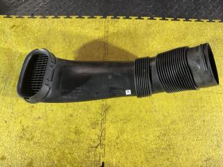 Воздухозаборник BMW X5 F15 N55B30 13717629283 2 ракурс Воздухозаборник BMW X5 F15 N55B30 13717629283 2 ракурс
