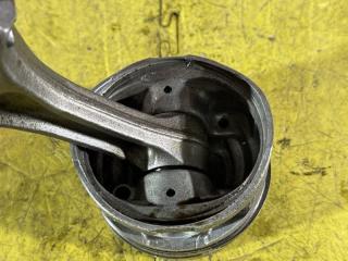 Поршень TOYOTA MARK II JZX100 1JZ-GTE 13101-88410 2 ракурс