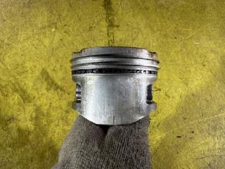 Поршень TOYOTA MARK II JZX100 1JZ-GTE 13101-88410 3 ракурс