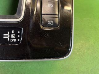 Консоль кпп NISSAN SERENA HFC27 HR12-DE 68270-5TT6A, 682V15TT6A 3 ракурс Консоль кпп NISSAN SERENA HFC27 HR12-DE 68270-5TT6A, 682V15TT6A 3 ракурс