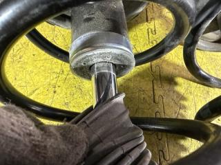 Стойка подвески передняя TOYOTA RUSH J200E 3SZ-VE 48510-B4031 48131-B4030 4 ракурс