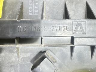 Корпус воздушного фильтра TOYOTA ESQUIRE ZWR80 2ZR-FXE 17700-37292 5 ракурс