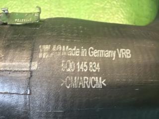 Патрубок интеркулера VOLKSWAGEN GOLF AUCJSF CJSB 5Q0145834 2 ракурс
