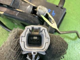 Замок двери левый передний TOYOTA LAND CRUISER HDJ101 1HD-FTE 69040-60071 4 ракурс