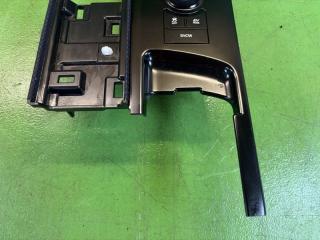 Консоль кпп LEXUS IS300H AVE30 2AR-FSE 58822-53080, 58804-53390, 58821-53320 2 ракурс Консоль кпп LEXUS IS300H AVE30 2AR-FSE 58822-53080, 58804-53390, 58821-53320 2 ракурс
