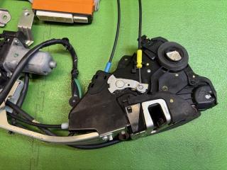 Доводчик двери TOYOTA CROWN GRS214 2GR-FSE 89224-30130, 89222-30270, 123300-7361, 89223-30130, 123300-7381, 89225-30070, 123300-7410, A046693, 3C2018120575, 3C2015560437, 3C2016580509, 3C1917120509, 123300-7400 2 ракурс