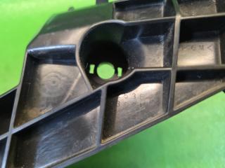 Крепление бампера левое переднее LEXUS IS300H AVE30 2AR-FSE 52636-53030 3 ракурс