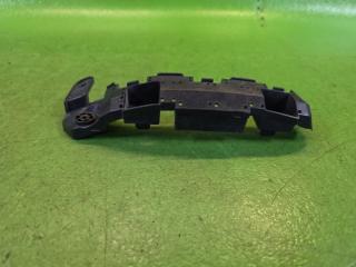 Крепление бампера правое переднее HONDA VEZEL RU3 LEB 71193-T7A-J00 4 ракурс