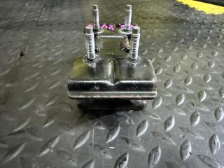 Подушка акпп LEXUS IS300H AVE30 2AR-FSE 12371-31270 4 ракурс