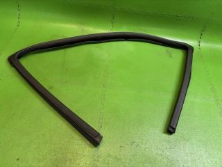 Уплотнитель стекла правый задний NISSAN SERENA HFC27 HR12-DE 82330-5TA0A 1 ракурс