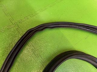 Уплотнительная резинка багажника NISSAN SERENA HFC27 HR12-DE 908305TA0A 5 ракурс