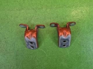 Петля дверная левая передняя NISSAN SERENA HFC27 HR12-DE 82421-4P00A 82420-4P00A 2 ракурс