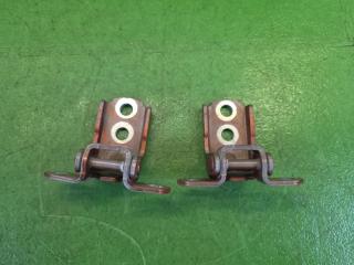 Петля дверная левая передняя NISSAN SERENA HFC27 HR12-DE 82421-4P00A 82420-4P00A 5 ракурс