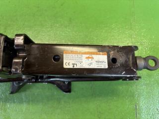 Домкрат TOYOTA ESQUIRE ZWR80 2ZR-FXE 4 ракурс