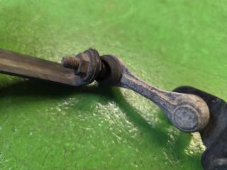 Датчик уровня кузова задний TOYOTA ESQUIRE ZWR80 2ZR-FXE 89407-28020 3 ракурс Датчик уровня кузова задний TOYOTA ESQUIRE ZWR80 2ZR-FXE 89407-28020 3 ракурс