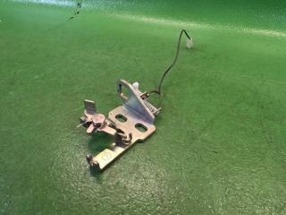 Замок багажника задний SUBARU IMPREZA WRX GC8 EJ20K 41310FA070 1 ракурс
