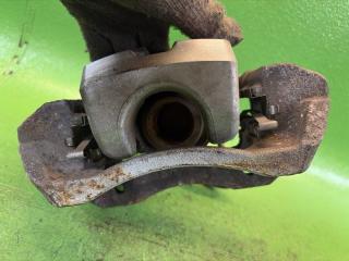 Суппорт правый задний TOYOTA PRIUS ALPHA ZVW41 2ZR-FXE 47830-47080 3 ракурс