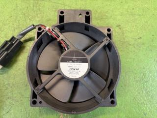 Мотор вентилятора охлаждения LEXUS IS250 GSE25 4GR-FSE 85867-33010, 017570-0060 2 ракурс