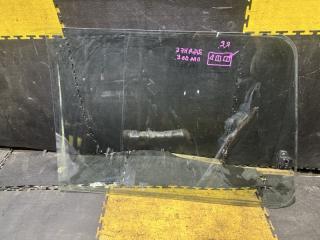 Стекло собачника правое заднее NISSAN CARAVAN KRMGE24 TD27 83344-63N00 4 ракурс