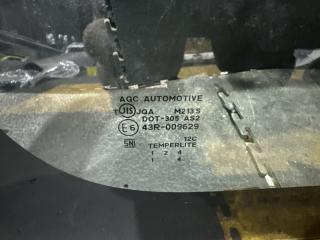 Стекло собачника левое TOYOTA TOWN ACE S412M 62711-BZ280 2 ракурс