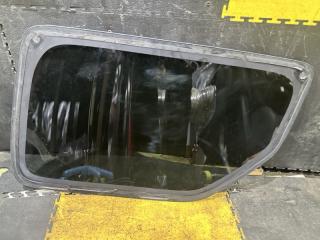 Стекло собачника левое заднее SUZUKI JIMNY JB23W K6AT 84560-81A30 3 ракурс