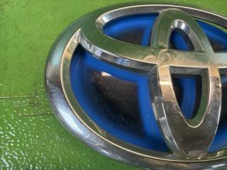 Эмблема TOYOTA AQUA NHP10 1NZ-FXE 4 ракурс Эмблема TOYOTA AQUA NHP10 1NZ-FXE 4 ракурс