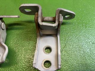 Петля дверная правая передняя TOYOTA PROBOX NCP55 1NZ-FE 68730-52010, 68710-12150 2 ракурс