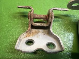 Петля дверная правая передняя TOYOTA PROBOX NCP55 1NZ-FE 68730-52010, 68710-12150 3 ракурс