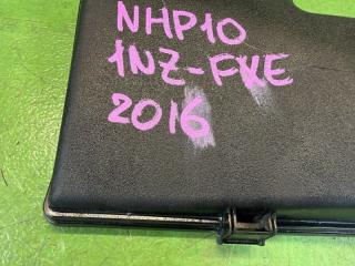 Крышка блока предохранителей TOYOTA AQUA NHP10 1NZ-FXE 82662-52740 3 ракурс Крышка блока предохранителей TOYOTA AQUA NHP10 1NZ-FXE 82662-52740 3 ракурс