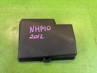 Крышка блока предохранителей TOYOTA AQUA NHP10 1NZ-FXE 82662-52740 1 ракурс Крышка блока предохранителей TOYOTA AQUA NHP10 1NZ-FXE 82662-52740 1 ракурс