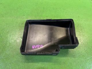 Крышка блока предохранителей TOYOTA AQUA NHP10 1NZ-FXE 82662-52740 2 ракурс Крышка блока предохранителей TOYOTA AQUA NHP10 1NZ-FXE 82662-52740 2 ракурс