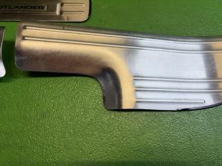 Накладка на порог MITSUBISHI OUTLANDER CW5W 4B12 3 ракурс Накладка на порог MITSUBISHI OUTLANDER CW5W 4B12 3 ракурс