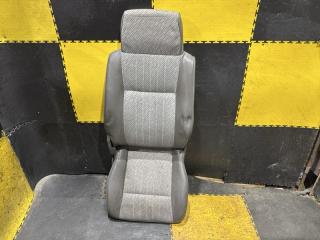Сиденье переднее NISSAN CARAVAN KRMGE24 TD27 2 ракурс
