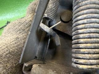 Тросик капота MITSUBISHI DELICA PD6W 6G72 MB927651, MR313896 4 ракурс