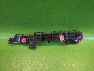 Крепление бампера правое заднее TOYOTA YARIS MXPA10 M15A-FKS 52575-K0010 1 ракурс