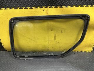 Стекло собачника левое заднее SUZUKI JIMNY JB23W K6AT 84560-81A30 2 ракурс