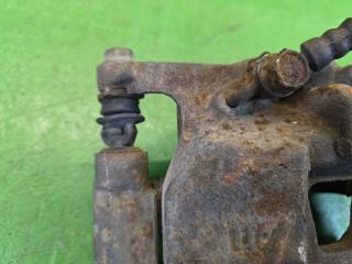 Суппорт правый передний TOYOTA LITE ACE S412M 3SZ-VE 47730-BZ060 2 ракурс