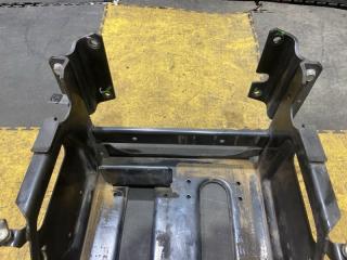 Крепление аккумулятора MITSUBISHI CANTER FBA20 4P10 MK649730 3 ракурс
