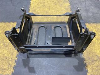 Крепление аккумулятора MITSUBISHI CANTER FBA20 4P10 MK649730 5 ракурс